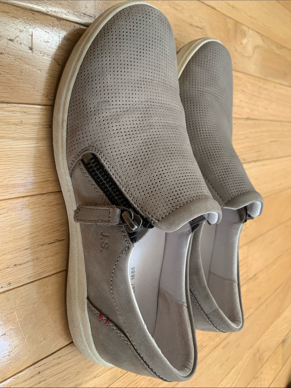 Josef Seibel Caren 22 Gray Leather Slip-On Sneakers EU 38 - Picture 2 of 8